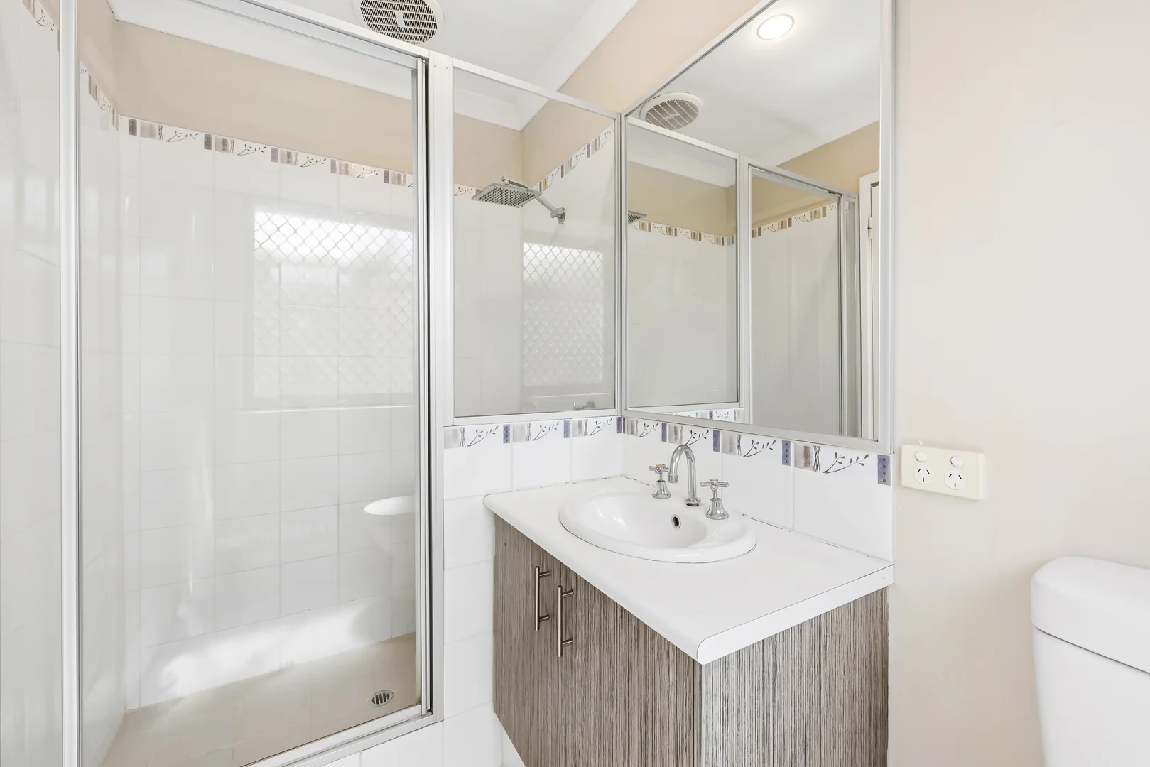 Additional image 14 of 49 Orpington Street, Cloverdale WA 6105