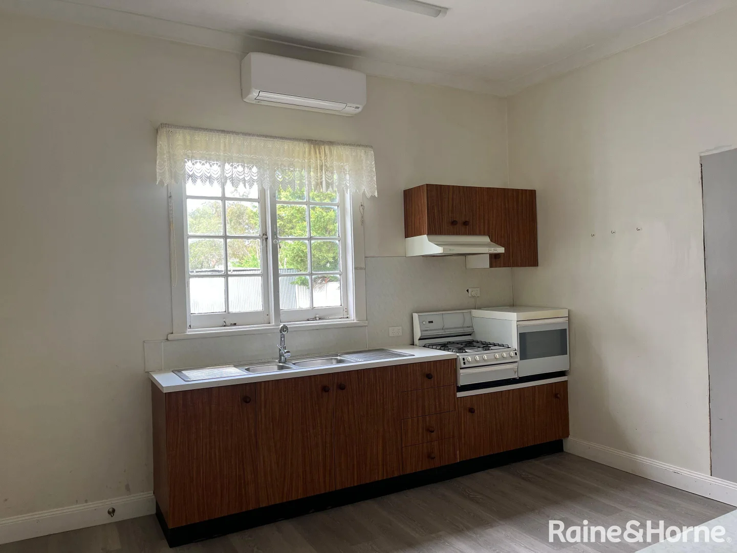 Additional image 2 of 46 Thornhill St, Young NSW 2594