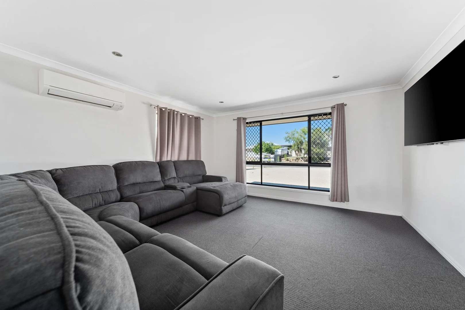 6 Wright Street, Emerald QLD 4720 photo 5