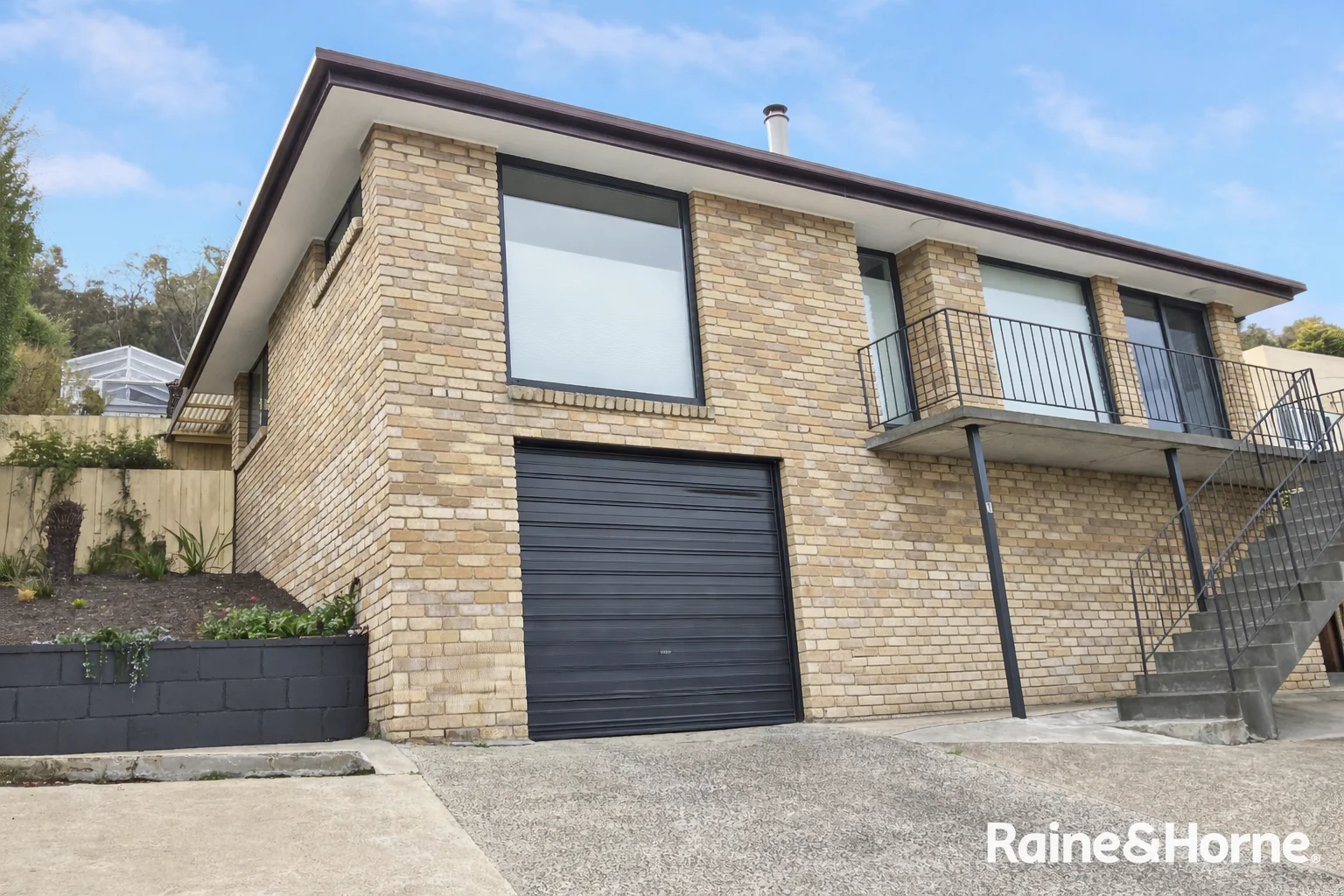 1/158 Derwent Avenue, Lindisfarne TAS 7015