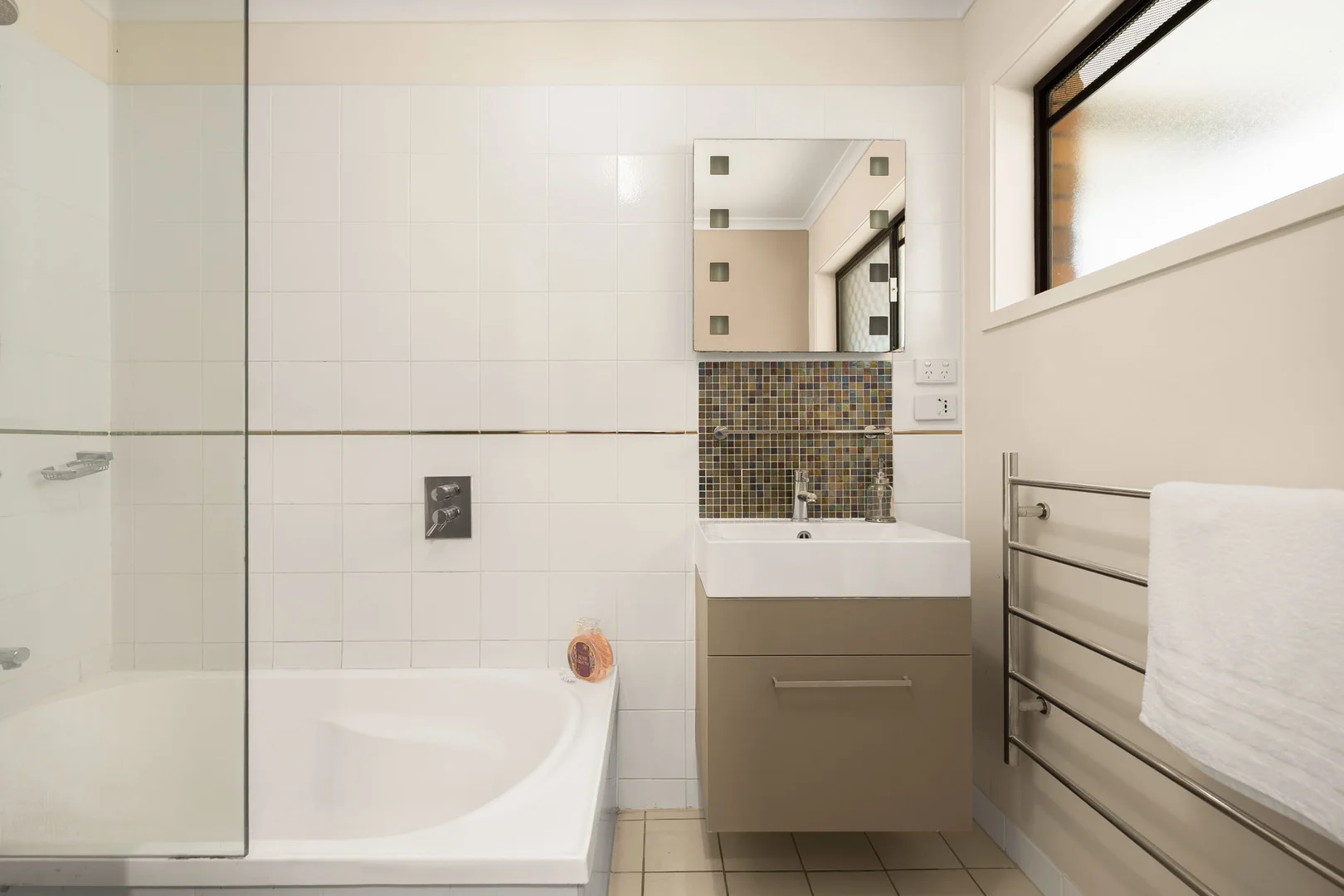 Additional image 11 of 7 Kiandra Street, Chapel Hill QLD 4069