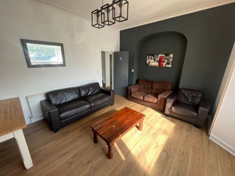Phillips Parade, Swansea SA1