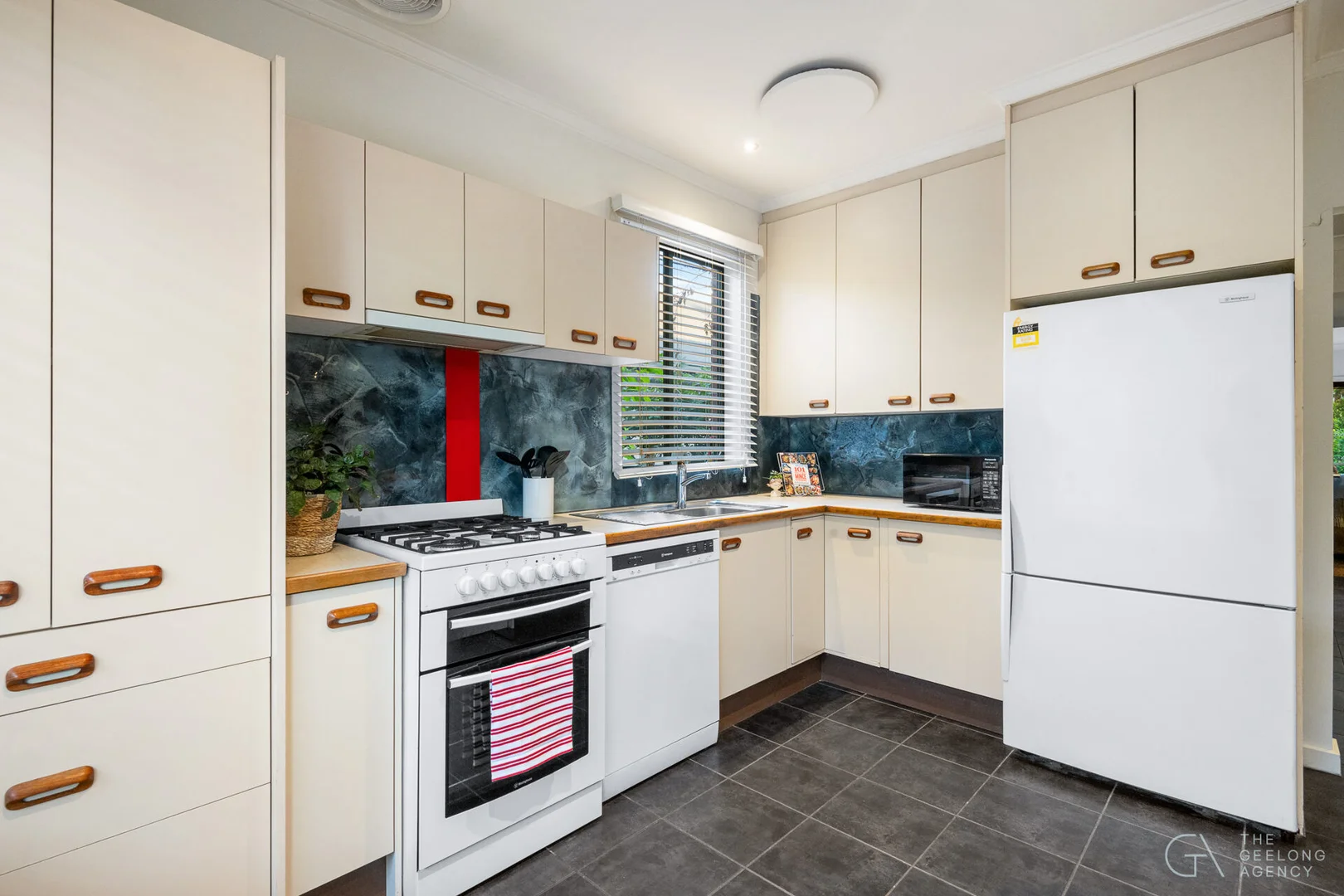 Additional image 2 of 410 Myers Street, East Geelong VIC 3219