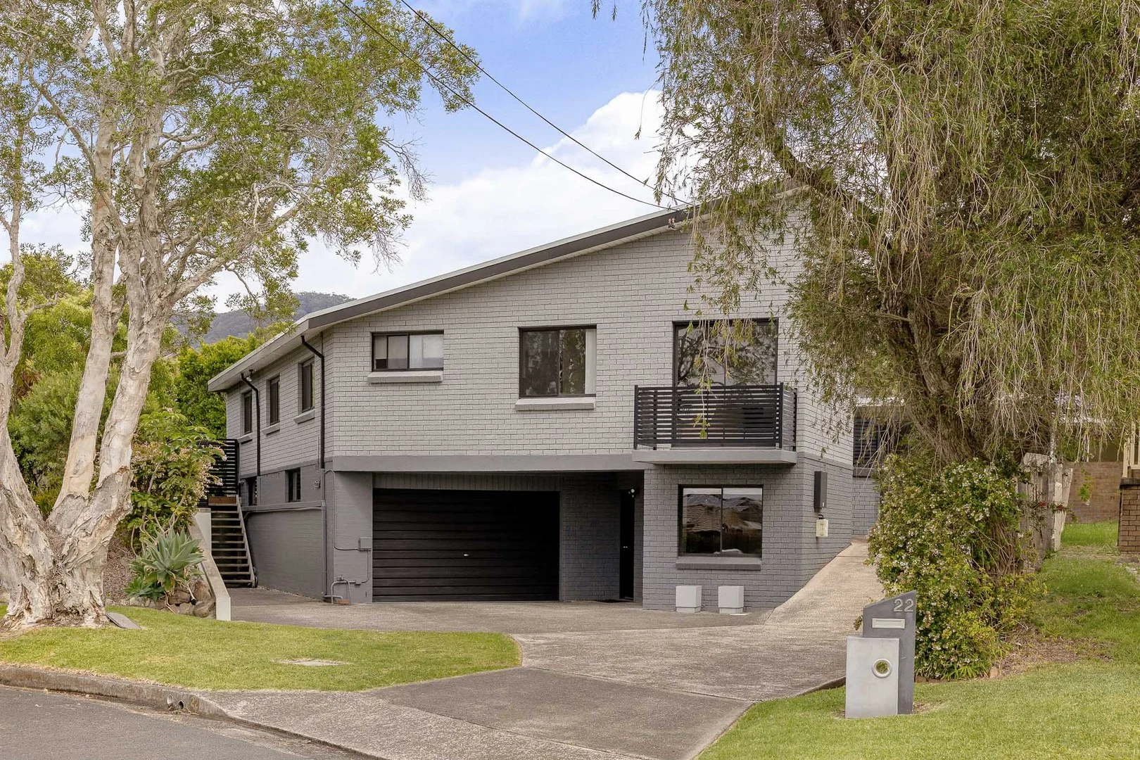 22 Narelle Crescent, Woonona NSW 2517