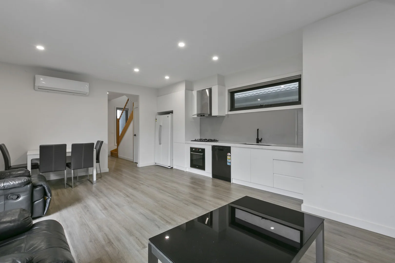 Additional image 3 of 4/6 Roseberry Avenue, Preston VIC 3072