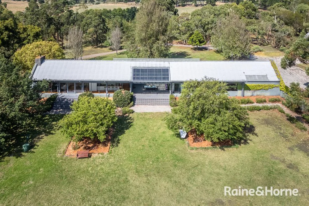 42 Rockglen Way, Gisborne VIC 3437
