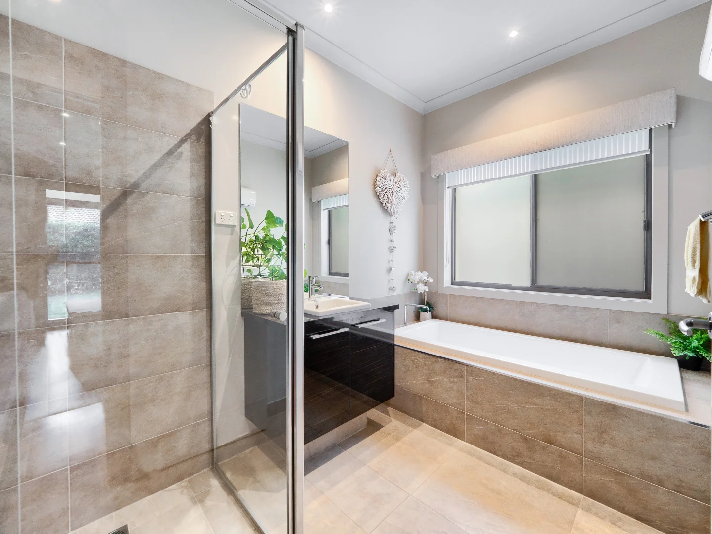 Additional image 19 of 4 Mountainview Boulevard, Cranbourne North VIC 3977