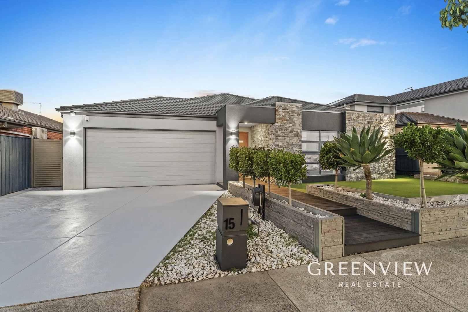 15 Herring Avenue, Cranbourne North VIC 3977
