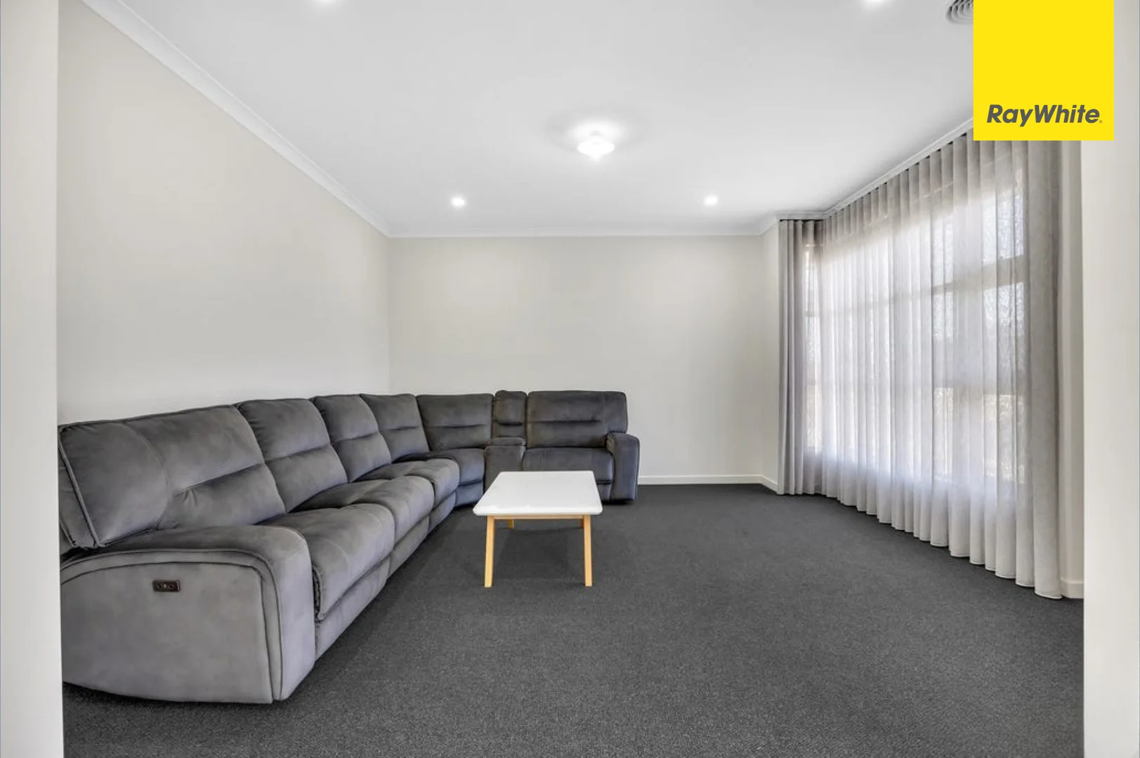 10 Shallow Road, Weir Views VIC 3338 photo 4