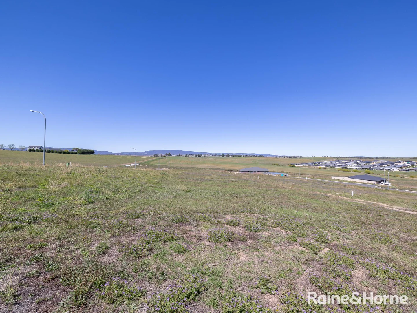 221 Lawrence Drive, Kelso NSW 2795 photo 5