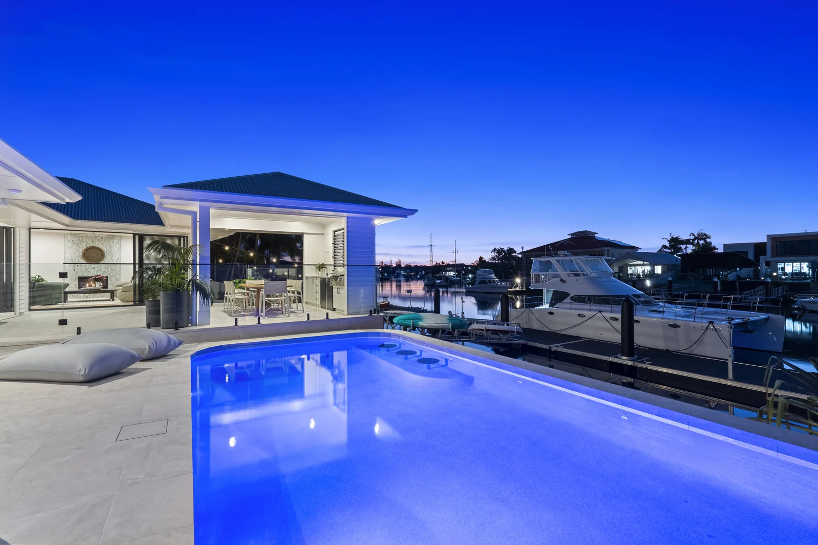 3 Binnacle Close, Raby Bay QLD 4163