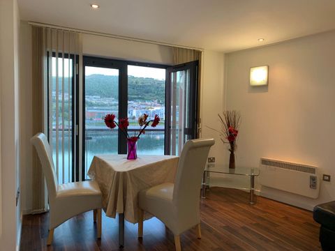 135 South Quey, Swansea SA1