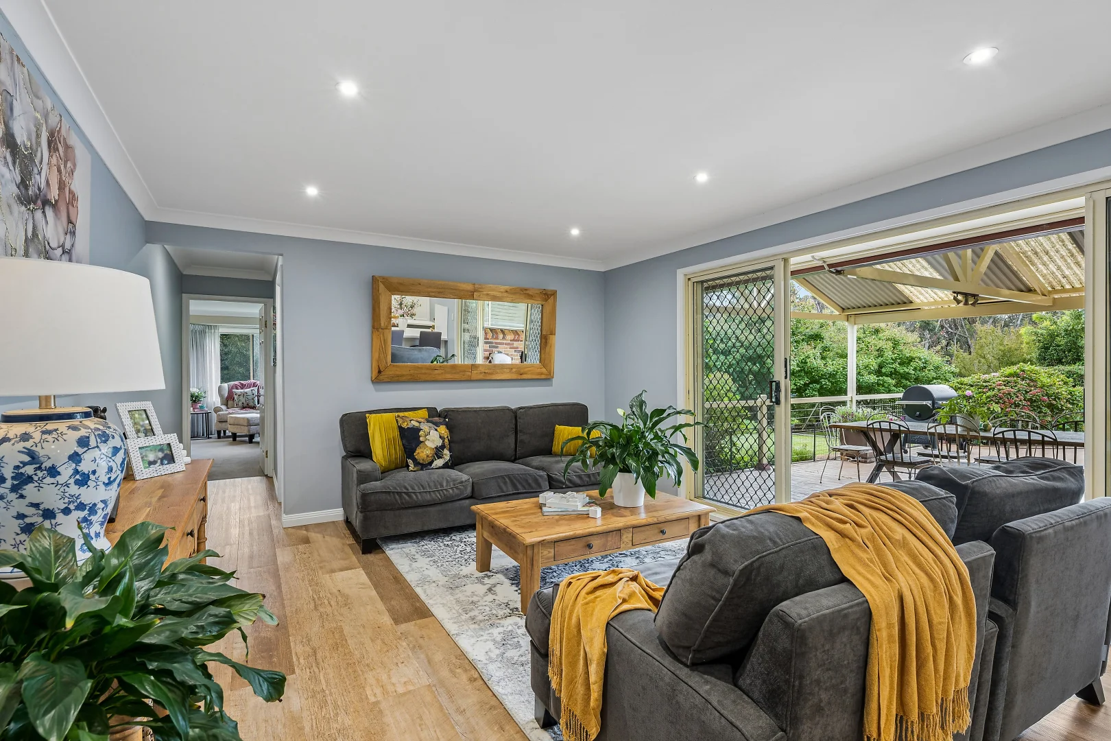 81 Sinclair Crescent, Wentworth Falls NSW 2782 photo 4