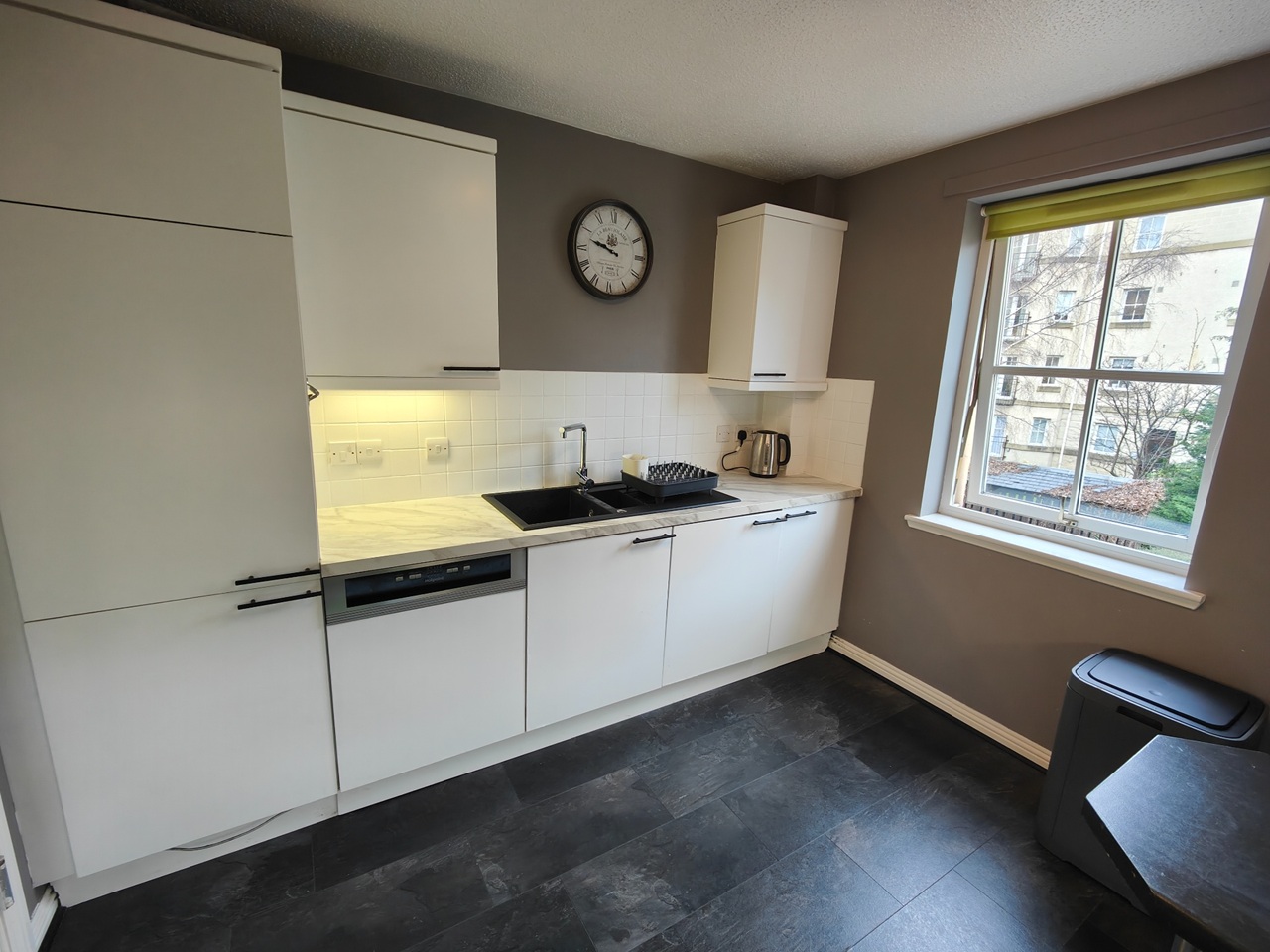 2 Bed Flat, Huntingdon Place, EH7, N1 7GU photo 3