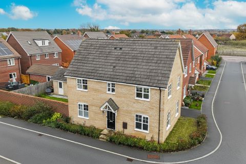 Royal Sovereign Avenue, Costessey, Norwich NR5