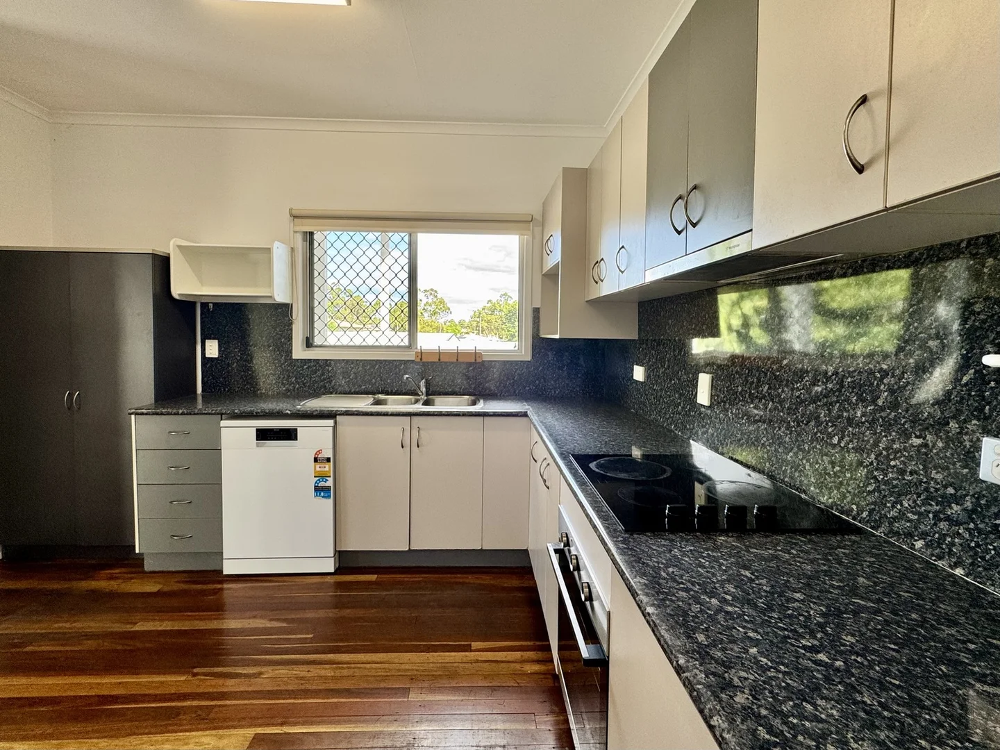 Additional image 11 of 10 GOOLAGONG Crescent, Moranbah QLD 4744