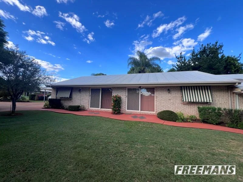 42 Windsor Circle, Kingaroy QLD 4610 photo 4