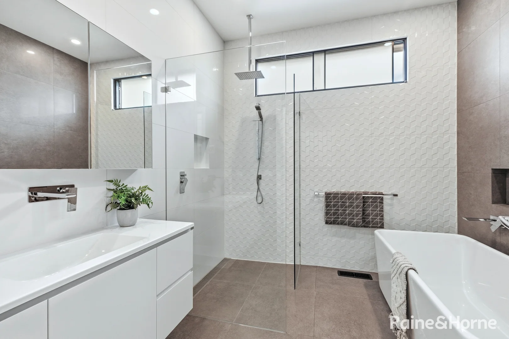 Additional image 16 of 18 Woods Street, Newport VIC 3015