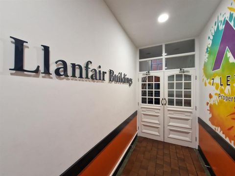 St. Marys Square, Swansea SA1, Studio to rent
