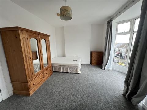 Eversley Road, Sketty, Swansea SA2