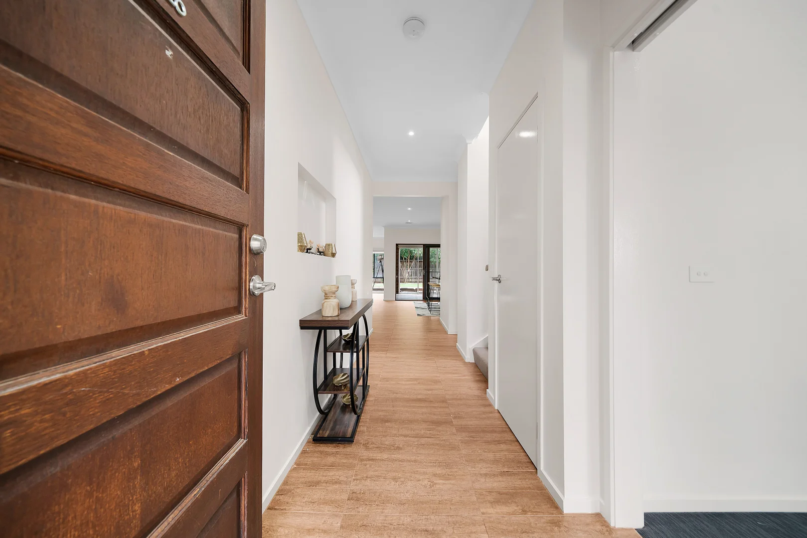 26 Edwin Close, Manor Lakes VIC 3024 photo 5