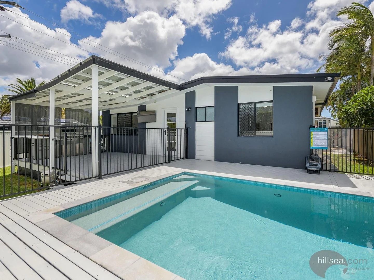 91 Poinsettia Avenue, Hollywell QLD 4216