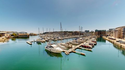 Harbour Arch Quay, Sutton Harbour, Plymouth. PL4