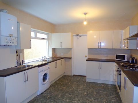 Bernard Street, Uplands, Swansea SA2, Room to rent