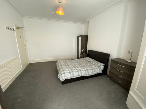 Bonville Tce, Swansea SA1, Room to rent