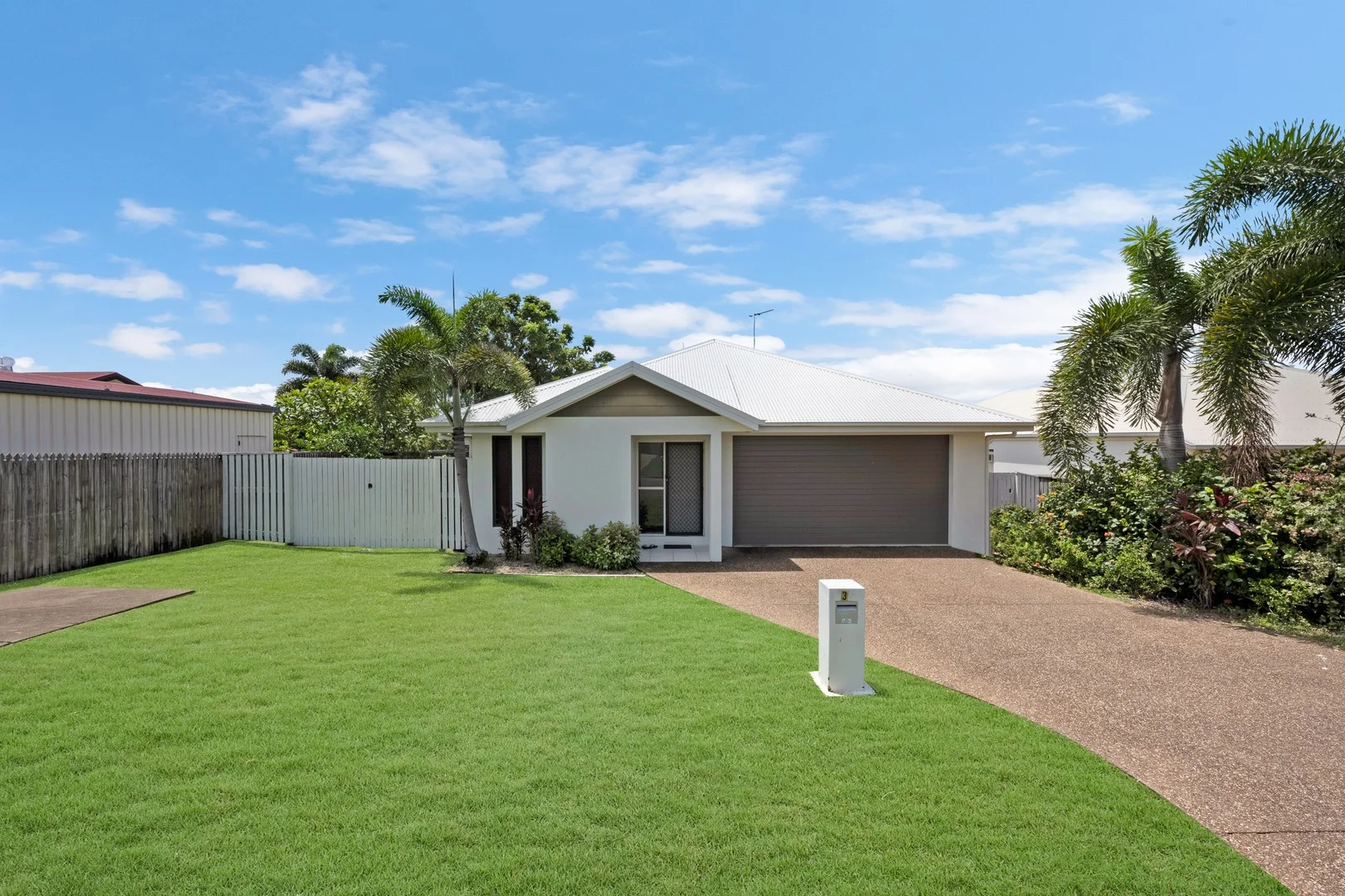 3 Bilbao Place, Bushland Beach QLD 4818