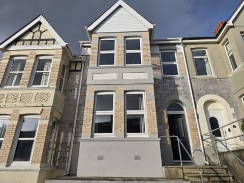 Torr View Avenue, Peverell PL3