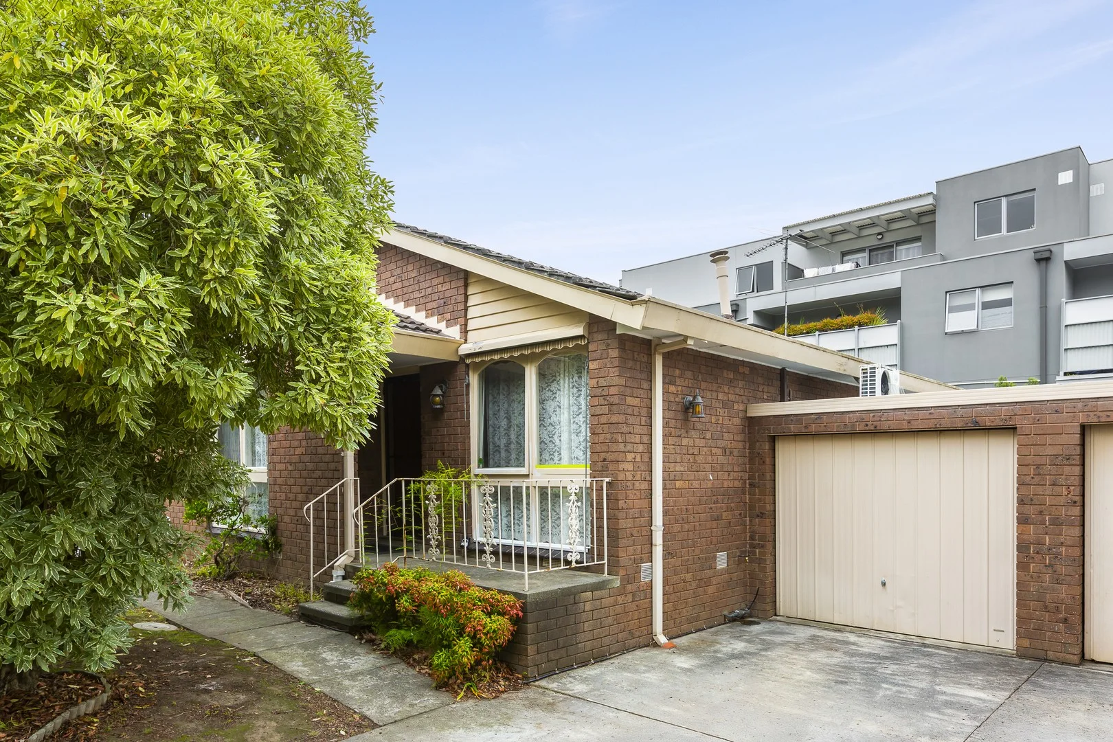 2/13 New Street, Ringwood VIC 3134