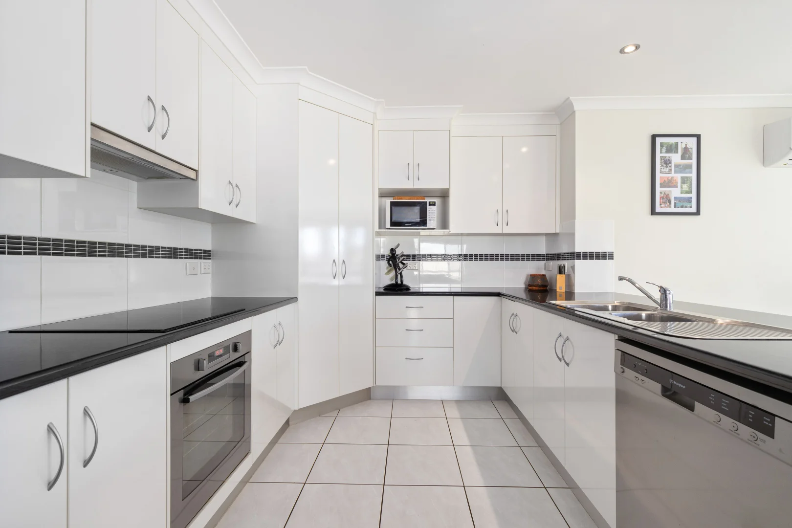 6 Wright Street, Emerald QLD 4720 photo 3
