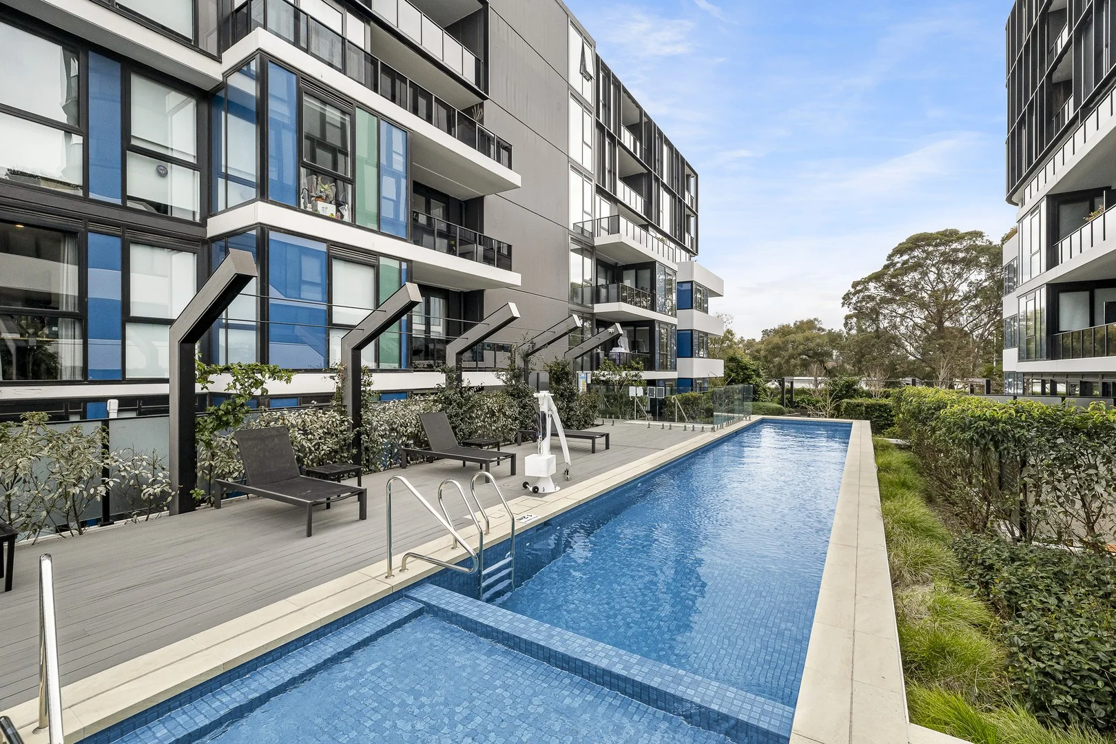 607B/162 Whitehorse Road, Blackburn VIC 3130