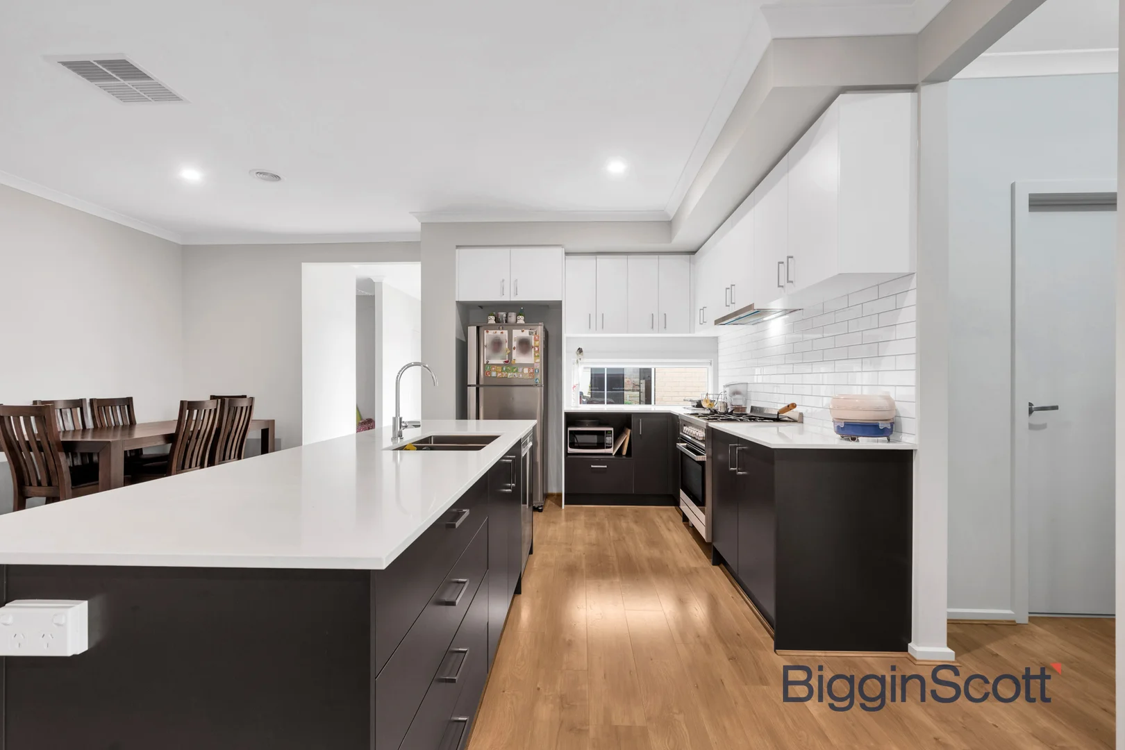 44 Lismore Circuit, Bacchus Marsh VIC 3340 photo 4