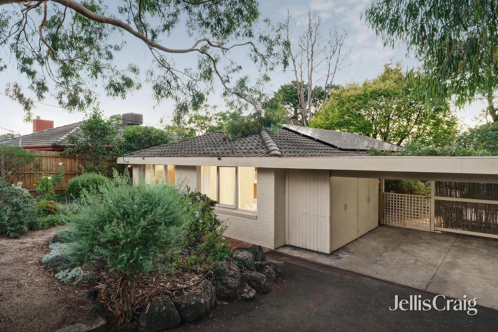 13 Kanandah Court, Research VIC 3095