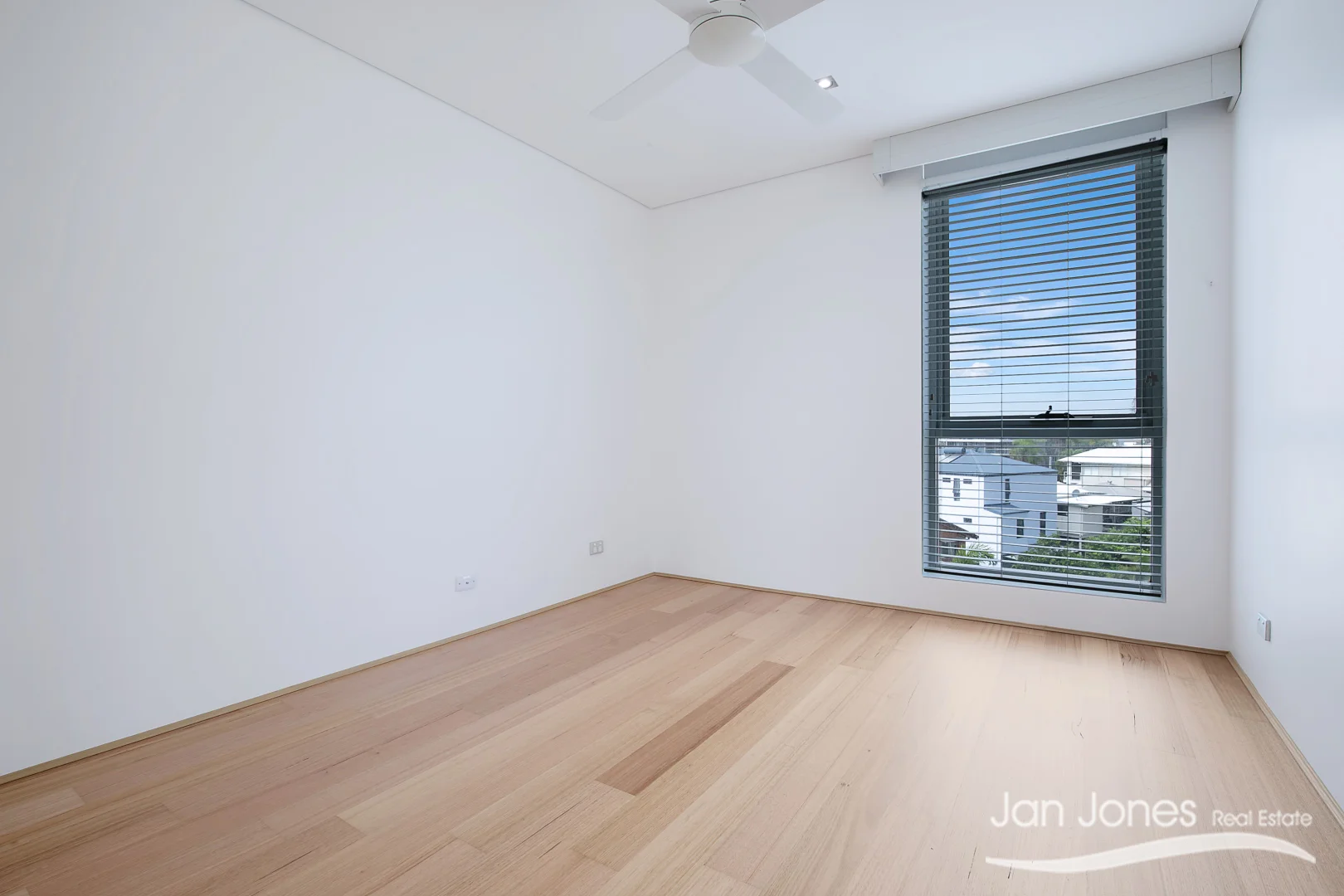 Additional image 15 of 44/17-23 Marine Parade, Redcliffe QLD 4020