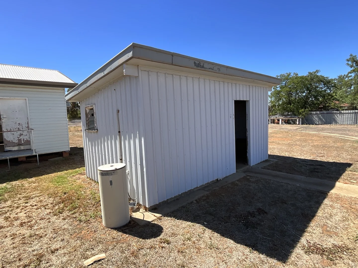 Additional image 30 of 48 - 50 Molesworth Street, Hillston NSW 2675