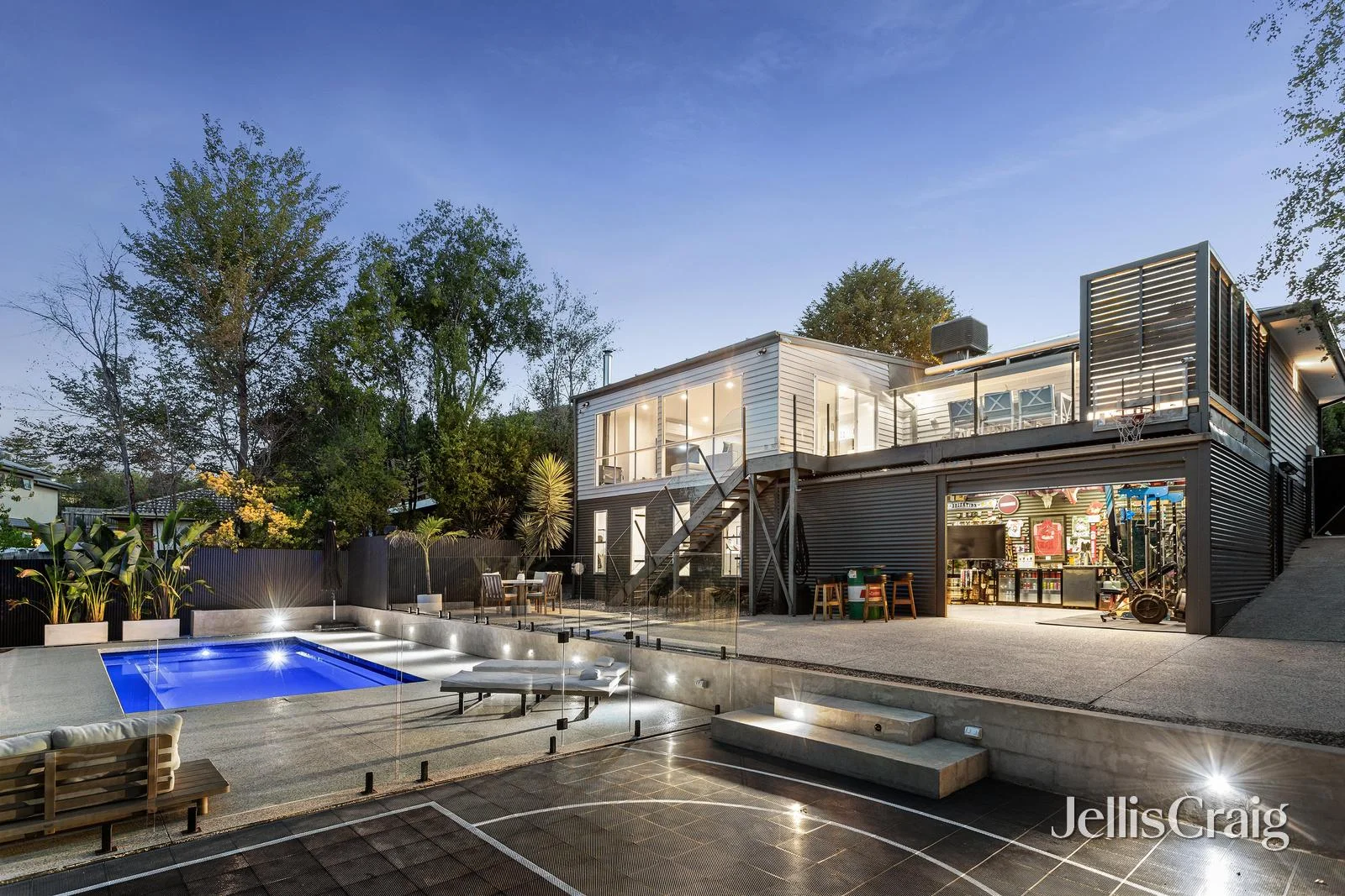 18 St Andrews Drive, Chirnside Park VIC 3116