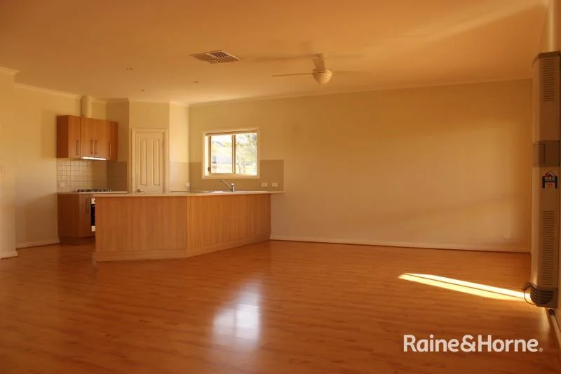 5 Melia Street, Roxby Downs SA 5725 photo 3
