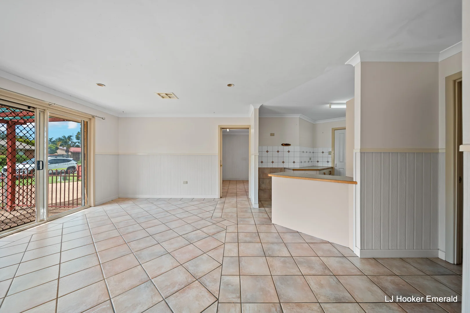 2a Statesman Drive, Emerald QLD 4720 photo 5