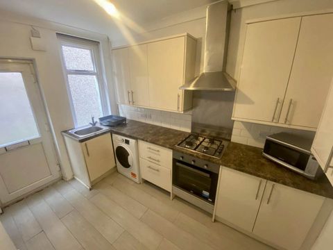 Gwydr Crescent, Brynmill, Swansea SA2