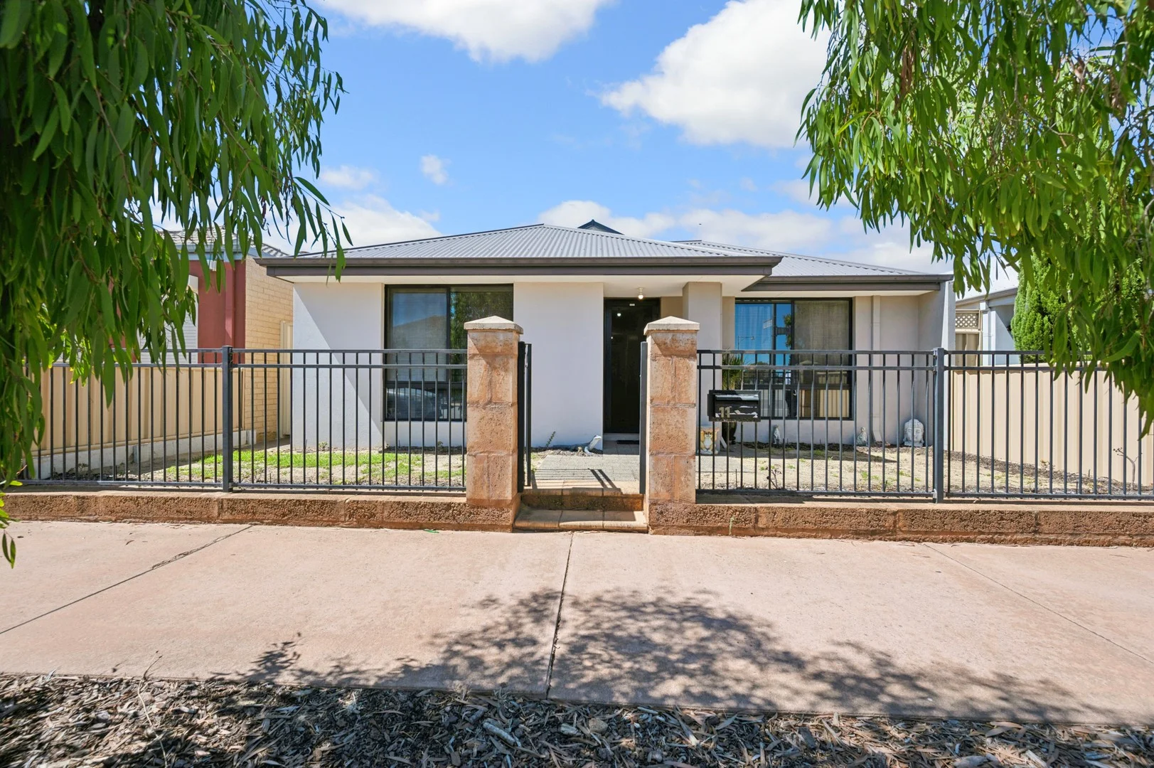 11 Piesley Street, Hammond Park WA 6164