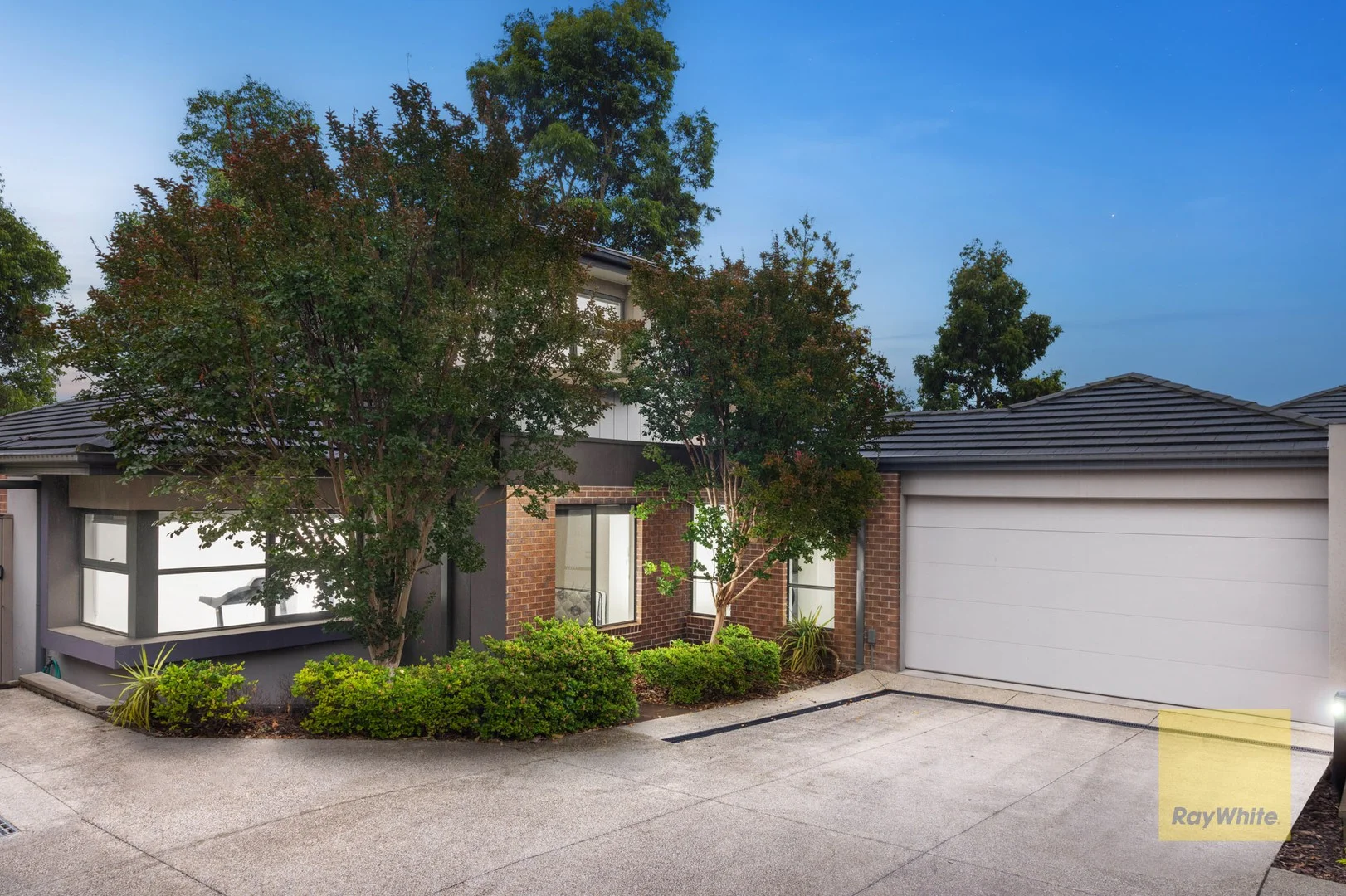 2/22 Savanna Parade, Truganina VIC 3029