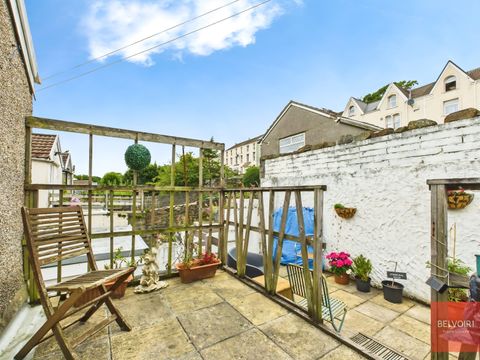 York House, Constitution Hill, Uplands, Swansea SA1, Studio to rent