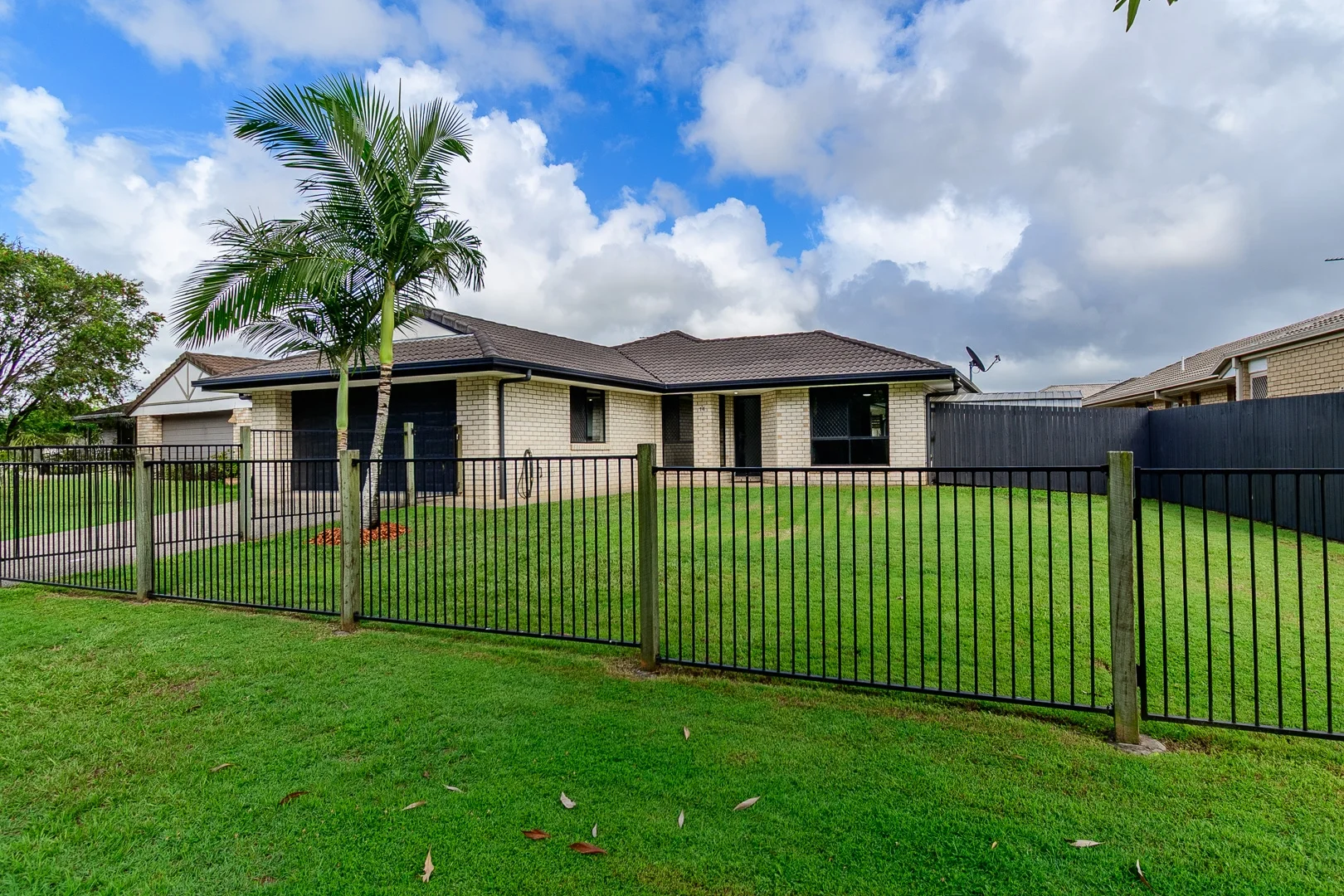 14 Fernbrook Drive, Morayfield QLD 4506