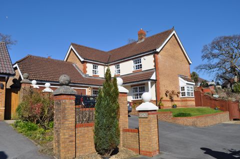 Heneage Drive, West Cross, Swansea SA3