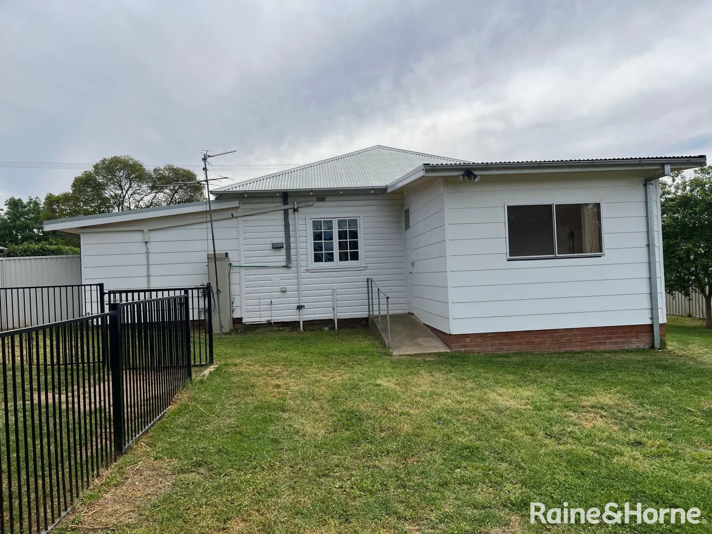 Additional image 12 of 46 Thornhill St, Young NSW 2594