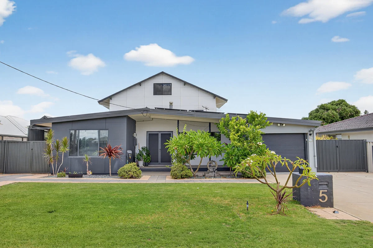 5 Edgewater Road, Safety Bay WA 6169