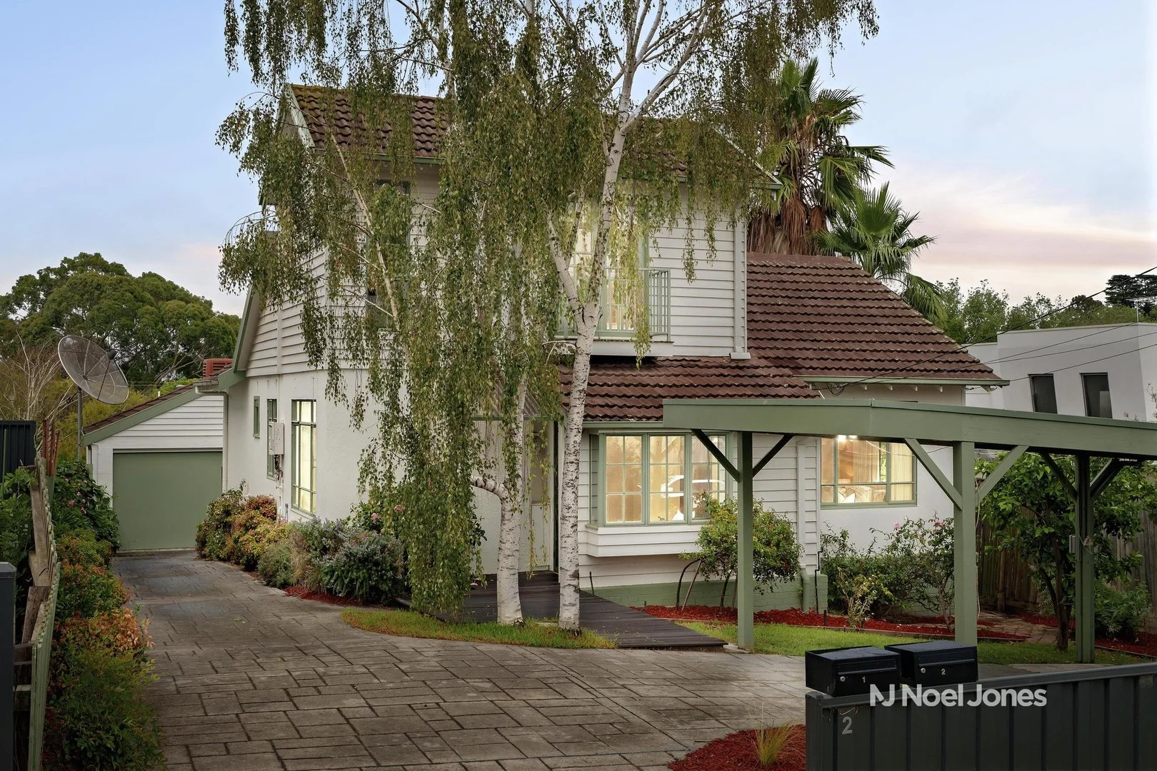 1/2 Linden Street, Box Hill South VIC 3128
